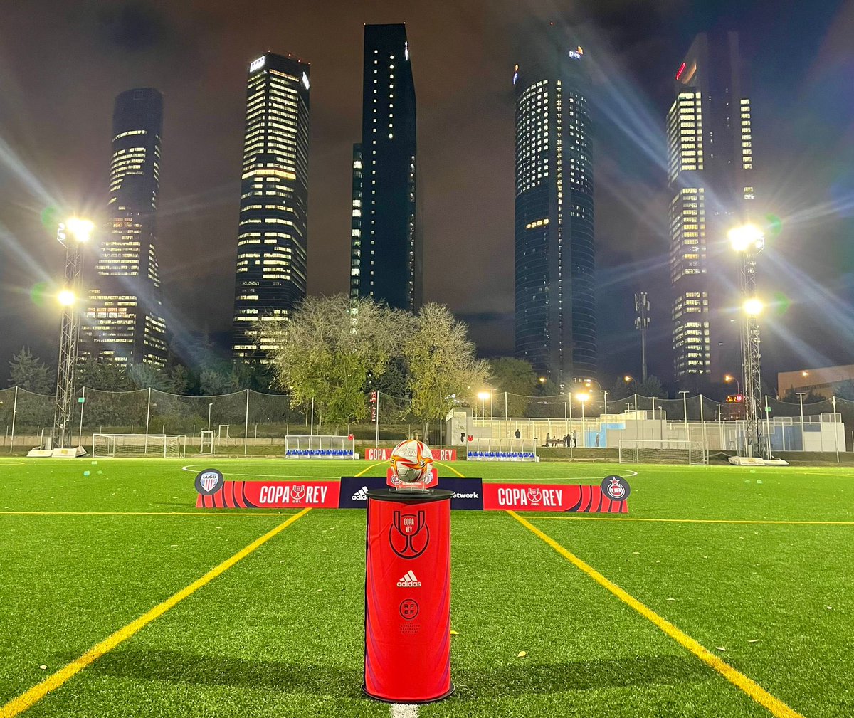 🥰 ¡La IMAGEN MÁS BONITA DE TODA LA COPA! 🏙 El ADARVE YA ESTÁ AQUÍ #LaHoraDelLobo