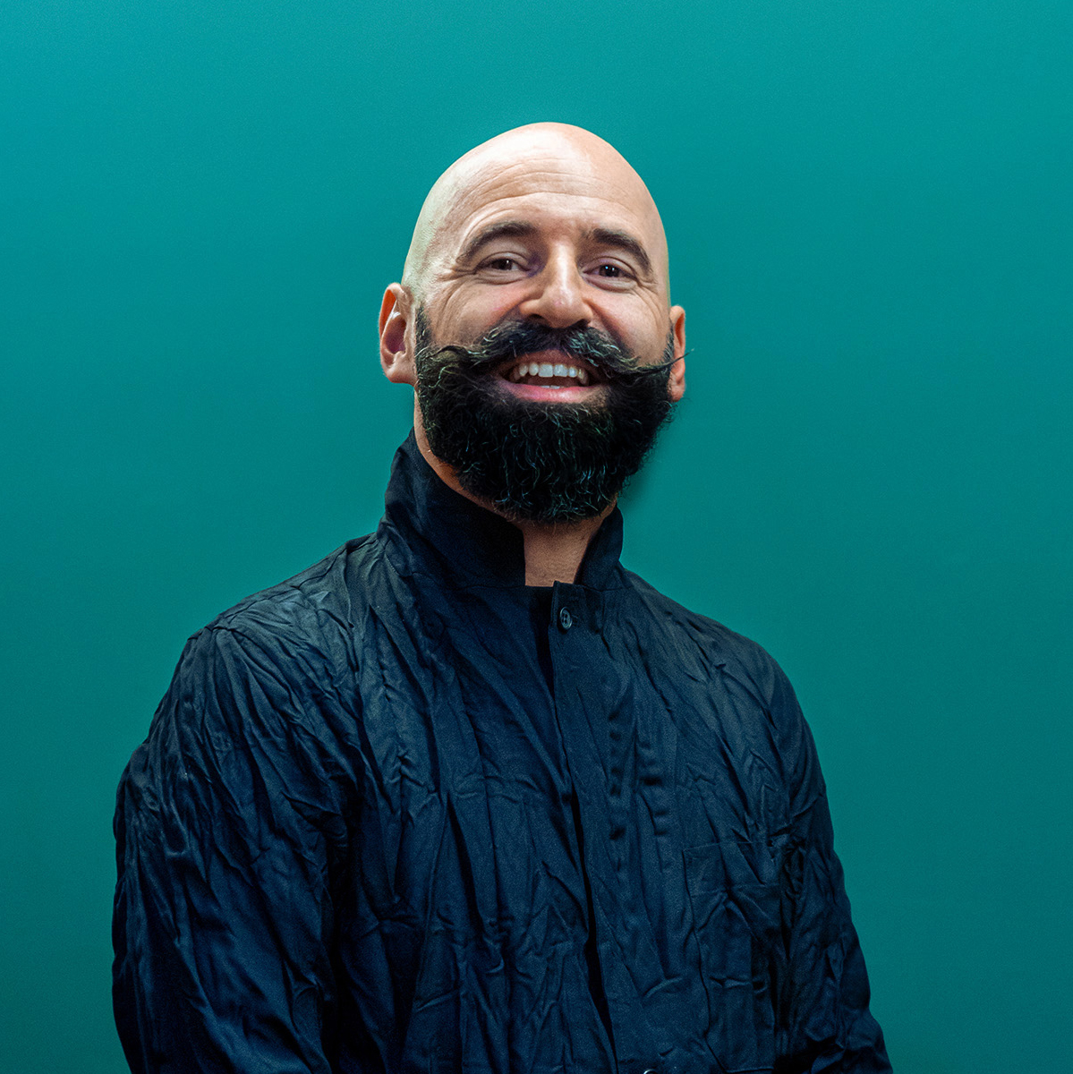 Ensemble_inter's tweet photo. Nous sommes très heureux d’annoncer que Pierre Bleuse sera le prochain Directeur musical de l’Ensemble intercontemporain à partir de la saison 2023-24.
Il succédera à Matthias Pintscher en poste depuis 2013. https://t.co/TMwVwMMZW3