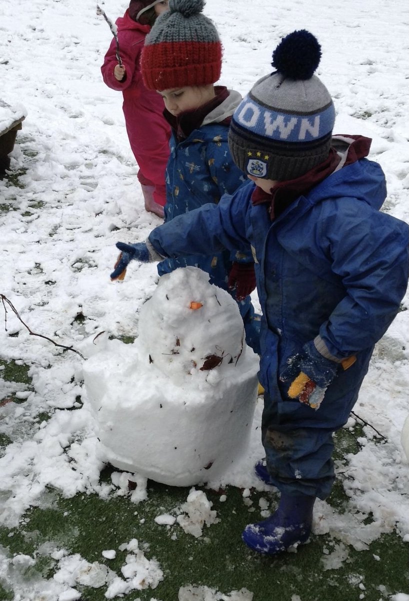 HeathfieldPrep's tweet photo. Snowy adventures this week for our Foundation Phase children at Heathfield! โ๏ธ #heathfieldprep #snow #rishventure https://t.co/BauiirZTdw