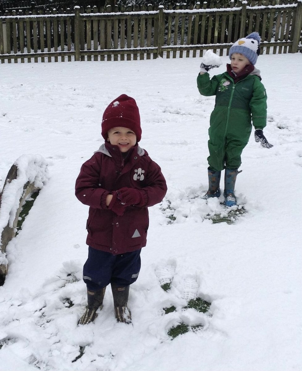 HeathfieldPrep's tweet photo. Snowy adventures this week for our Foundation Phase children at Heathfield! โ๏ธ #heathfieldprep #snow #rishventure https://t.co/BauiirZTdw