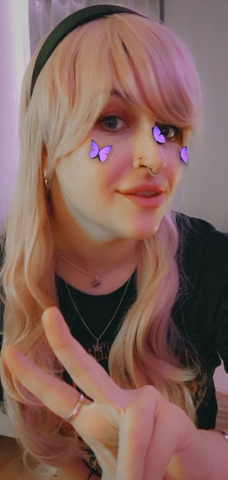 Hi bitches! https://t.co/DUWJ5geY66