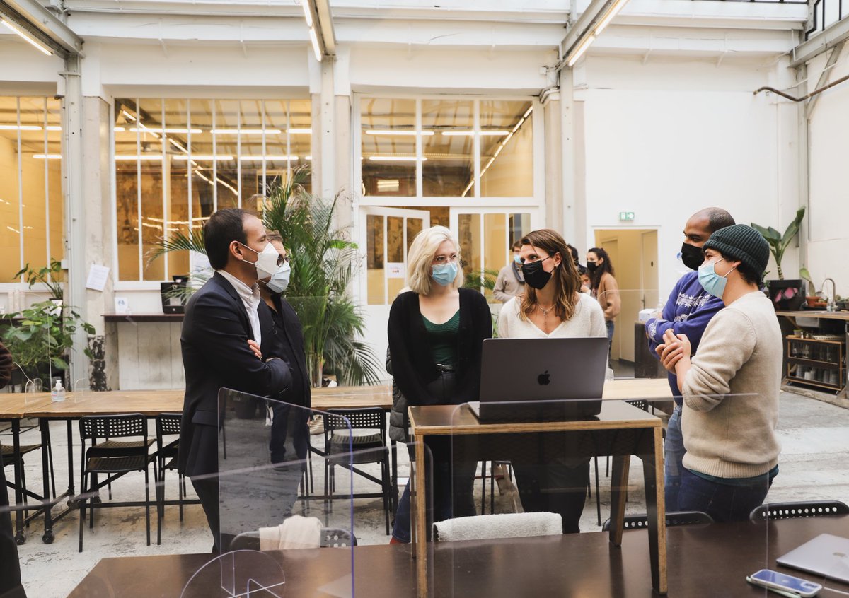 Analyste financier, livreur VTC, spécialiste marketing… en 9 semaines intensives, <a href="/Lewagonparis/">Le Wagon France</a> vous forme et vous reforme aux métiers du numérique. Plus qu’une start-up, une marque 🇫🇷, qui s’exporte et formera bientôt des demandeurs d’emploi d’Essone et de Martinique.