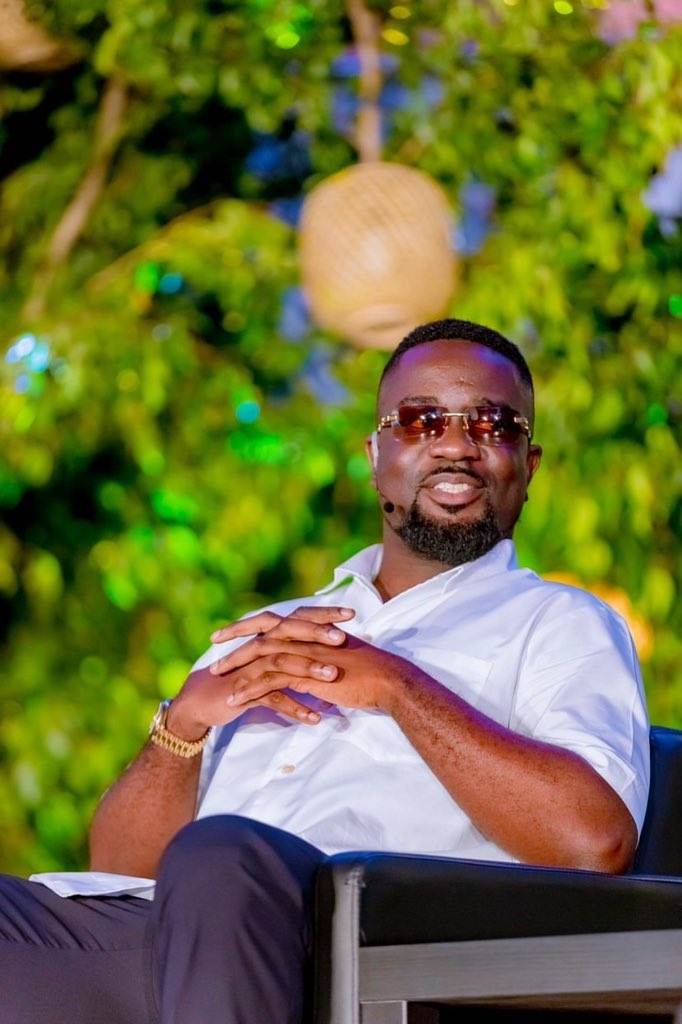 sarkodie's tweet photo. Glad to be on the panel earlier today ����🏿 discussing the impact of sports x entertainment ( music ) and it’s economic opportunities for FDPs #36MillionSolutions https://t.co/ZQwIDuBSvD