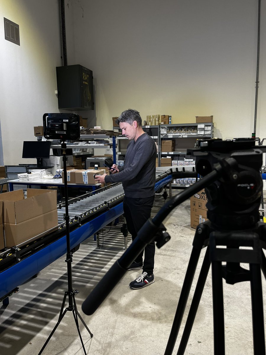 Antidopage's tweet image. 🎬 SILENCE ON TOURNE 

@RMCsport tourne un reportage qui sortira mi-décembre concernant la lutte contre le #dopage. 💪🏼

Merci à l’équipe @NutergiaFrance qui nous a accueillie dans ses locaux 🧑🏼‍🔬

On vous laisse avec quelques photos ! 📸