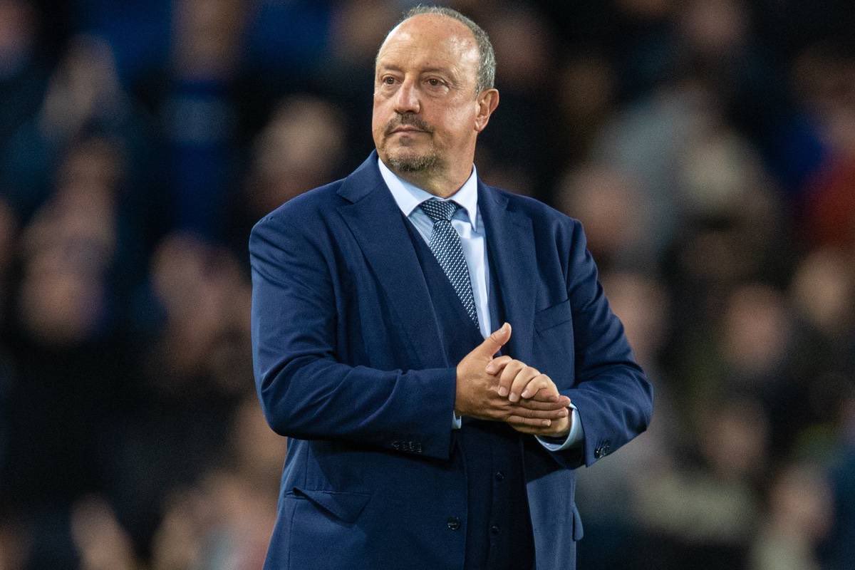 TheEvertonEnd's tweet photo. Might be slipping towards the relegation zone at Chrimbo, plodding through our worst run in 20-years, having beat ONE team above 16th all season, endured our worst home derby defeat in 39-years &amp; out the cup.

But fair play, he loves the city &amp; knows how to make a side solid.👏🏻 https://t.co/5ilIFcCGxn