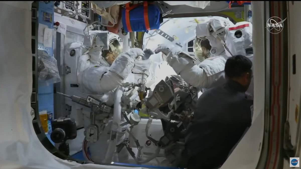 nkknspace's tweet photo. Conclusion of #EVA78, Astronauts @AstroMarshburn and Kayla Barron returns to the station after Succesfully installing #SASA (S-Band SubAssembly) at P1 Truss. https://t.co/pRokOxzl4V