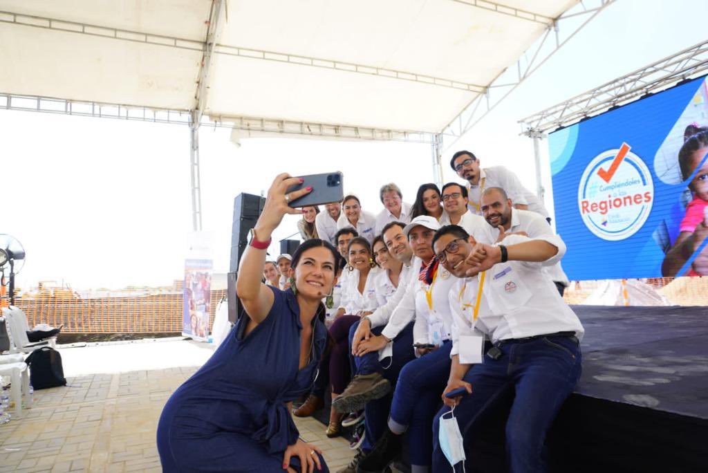 Los resultados presentados en nuestra #RendiciónDeCuentas, demuestran el compromiso de todos los funcionarios del <a href="/FondoAdaptacion/">Fondo Adaptación</a> con las regiones y el bienestar de los colombianos🇨🇴. ¡Seguimos #CumpliéndolesALasRegiones!