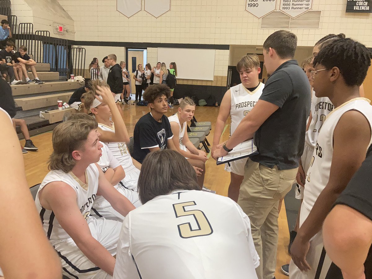 ajusd43's tweet photo. Coach Tyler Sample talking to the AJHS junior varsity basketball team before game against Bradshaw Mountain https://t.co/BOJqwnkU5Y