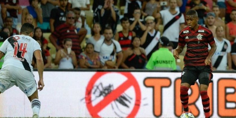 ClubistaNada's tweet photo. Flamengo encaminha vendas de Bill, ao Dnipro-UCR, e de Max, ao Colorado-EUA.

Atacante de 22 anos defende clube ucraniano - por empréstimo - desde fevereiro; volante está está emprestado ao Cuiabá. [GE] https://t.co/103o2LPP4T