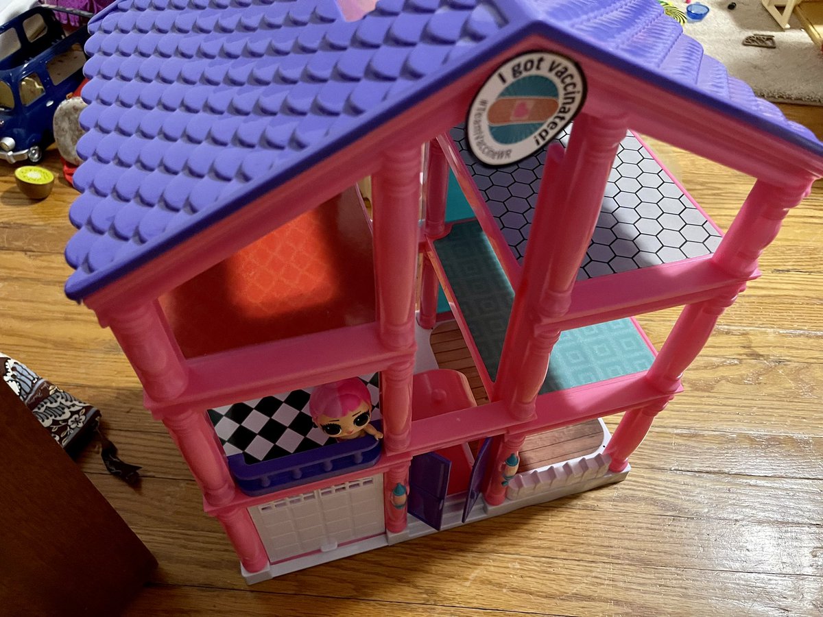 After her great experience at the @ROWPublicHealth Boardwalk clinic yesterday, my 5 year old has turned her doll house into a vaccine clinic. #TeamVaccineWR