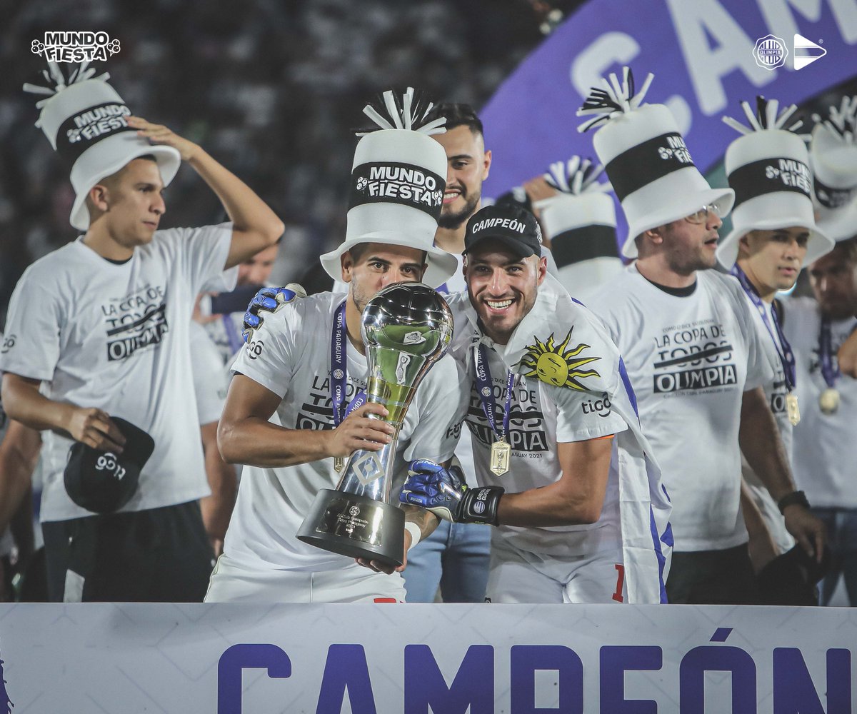 OlimpiaMedia's tweet photo. ¡Nuestra historia!

2018 | Torneo Apertura y Clausura.
2019 | Torneo Apertura y Clausura.
2020 | Torneo Clausura.
2021 | Copa Paraguay APF.

Por cuarto año seguido, @elClubOlimpia grita 𝐂𝐀𝐌𝐏𝐄Ó𝐍 en el Fútbol Paraguayo.

📸 @mundofiestapy.

#ElMásGrande
#CampeónCopaPy2021 https://t.co/5AUcrF7xBF