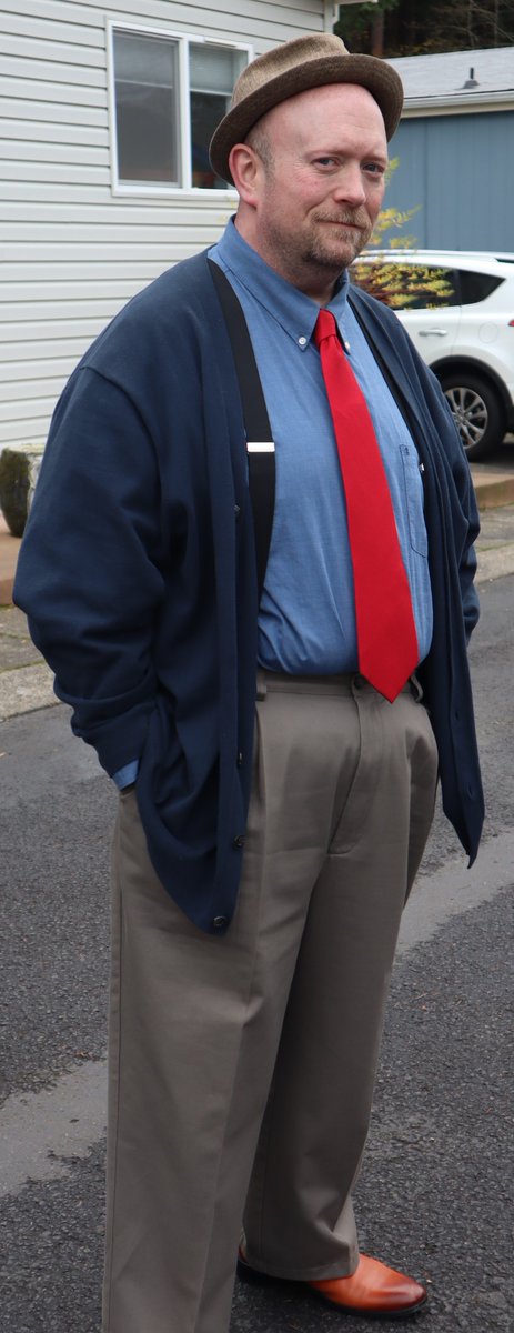 BluCollarGent's tweet photo. Pants, cardigan, &amp; tie by @DestinationXL 
Shirt by @IZOD 
Shadow-striped socks by @gentsgazette 
Shoes by #gifennse

#bigandtallmensfashion #izodbigandtall #bluecollarvalues #gentlemanlystandards #thebluecollargentleman https://t.co/bkY92kzldZ