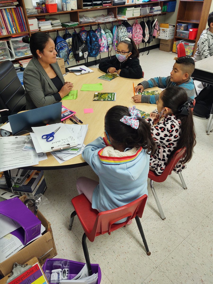 PalomaSegura15's tweet photo. Northside teachers refining their craft in our Lab Site today. Talk about a professional learning community!! @CisdNorthside @sdcastro15 @ReadandWriteBFF @thekcop @Allison_Alpha1 @litcoachlaney @PorterELARcoach https://t.co/Oolg3YPigg