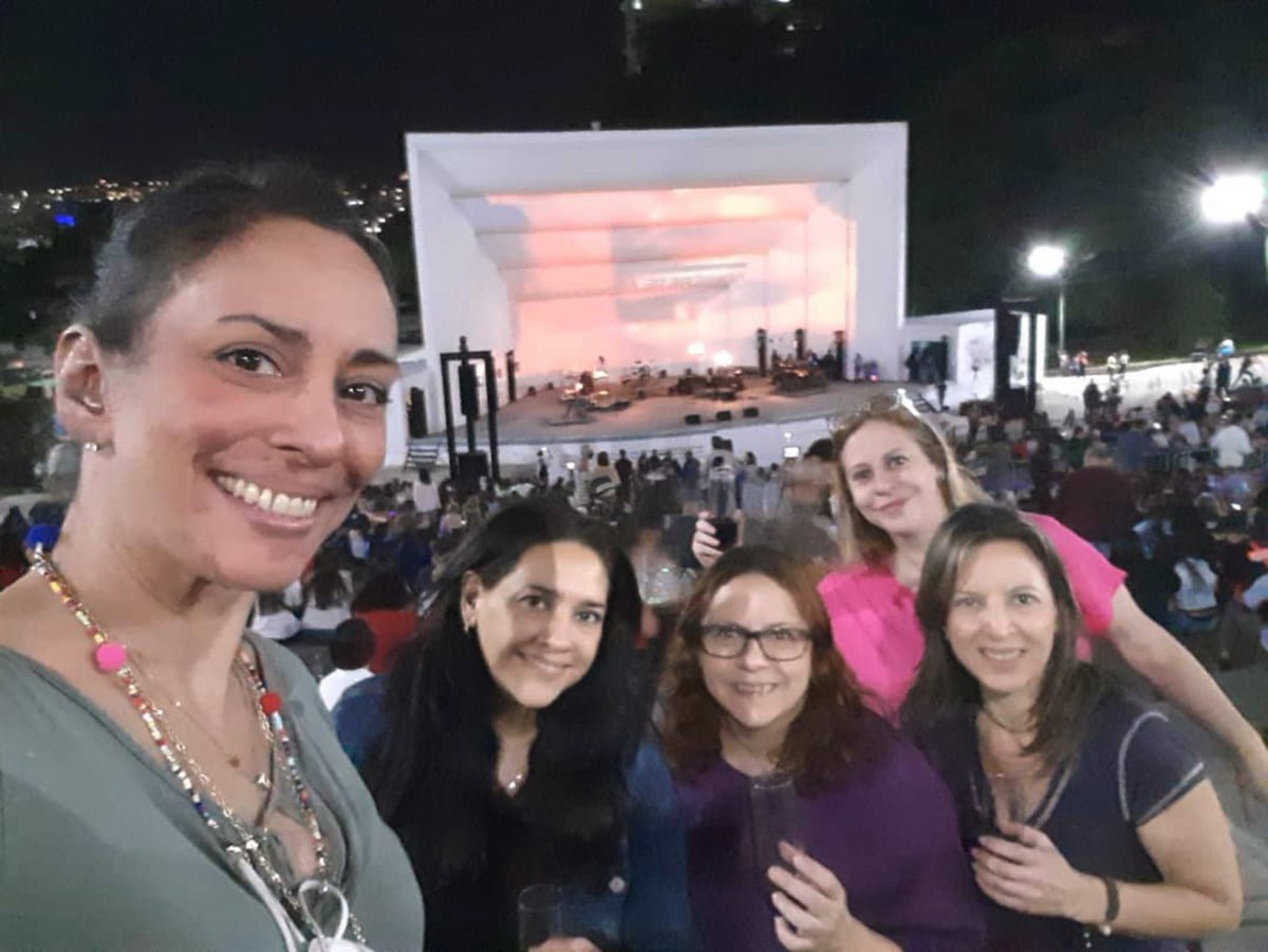 Esperando el Rock sinfónico <a href="/paque72/">Patricia Quevedo</a> <a href="/anairiza/">Ana Iriza</a> <a href="/clausantander/">Clausantander</a> <a href="/nellatru/">marianella trujillo</a>