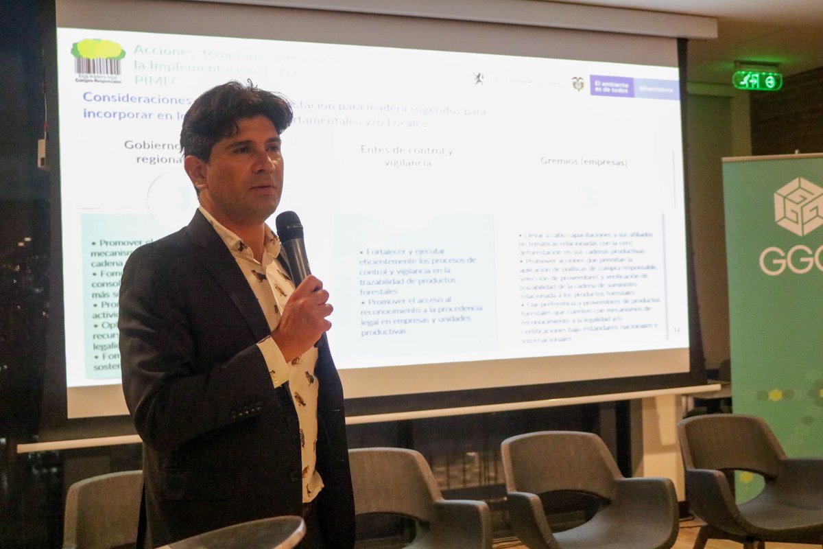 GGGICol's tweet photo. #PIMLC10Años #EnVivo | Carlos Garrid Rivera de @MinAmbienteCo, y @ValenciaIvanD, coordinador de políticas de @GGGICol, presentan las acciones tempranas que aportan a la implementación de la Fase 2.0. del #PIMLC.  
¡Conéctate al evento!👉 https://t.co/2IuiTM5DLH https://t.co/wTSJs6Z1LN
