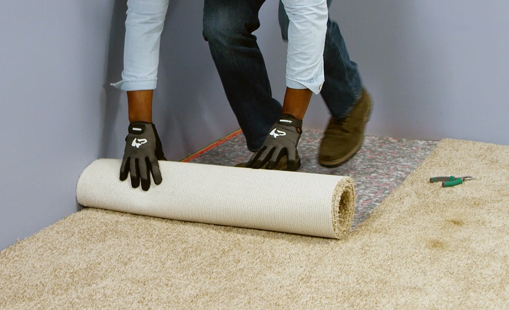 NRamsiRealtor's tweet photo. Learn the process of removing old carpet. #DIY #homeowner  https://t.co/z26HFEHJYS https://t.co/ftz0b7g1y5