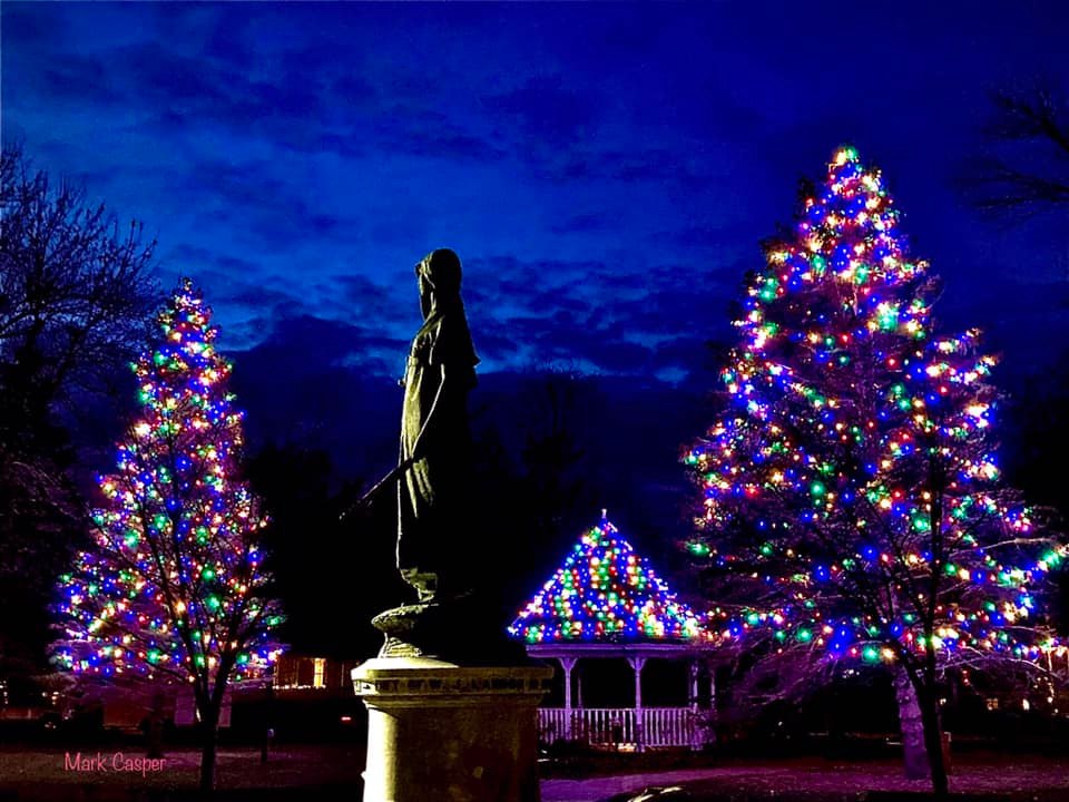 Visit Winona on Twitter "Princess Wenonah's got on her holiday best💖💚