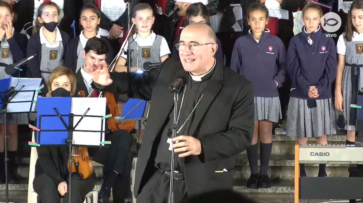 ICM_uy's tweet image. 🎙 Card. @DanielSturla: &quot;La música y el coro nos hacen resonar en nuestros oídos, como un eco, lo que un día viviremos para siempre en el cielo&quot; 💬 Mirá el concierto #NavidadParaLaPaz en vivo por 👉 icmtv.uy/vivo #NavidadConJesús