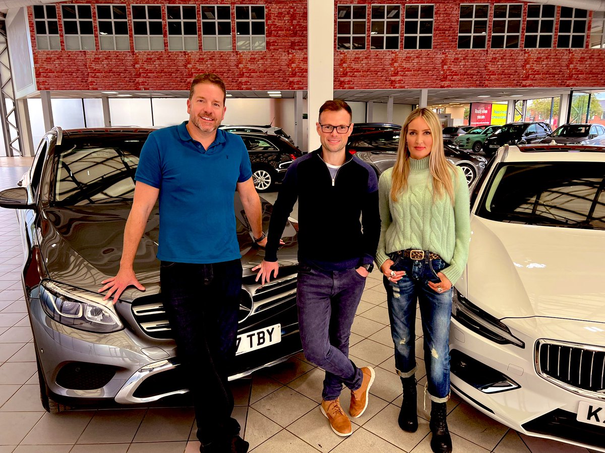 NeilMartinmagic's tweet image. Really enjoyed finding a car on tonight’s #MotorPickers on @QuestTV . The truth is @PaulCowland_ &amp;amp; Helen Stanley were actually great fun to be around and the cars weren’t too bad either!