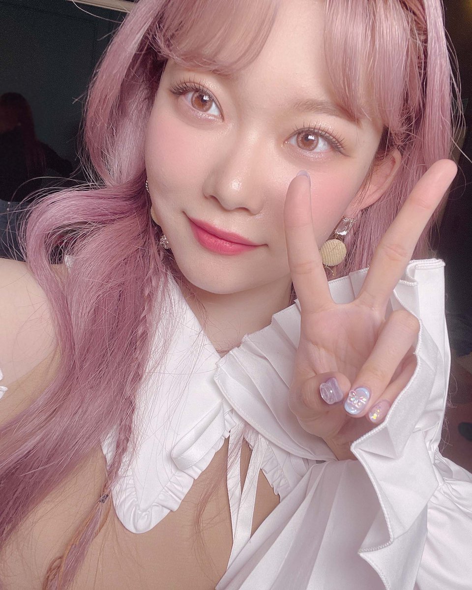 Billlie_cr's tweet photo. ❁TWITTER❁211128 Actualización de Tsuki en la cuenta de Billlie.

#빌리 #Billlie #시윤 #츠키 #수현 #하람 #문수아 #하루나 #션 #SIYOON #TSUKI #SUHYEON #HARAM #MOONSUA #HARUNA #SHEON #RINGXRING #Billlie_CostaRica 

↝₢. @billlieofficial (Billlie)
𝓑illlie ▸ ℂosta ℛica🧸 https://t.co/y74dirWUiZ