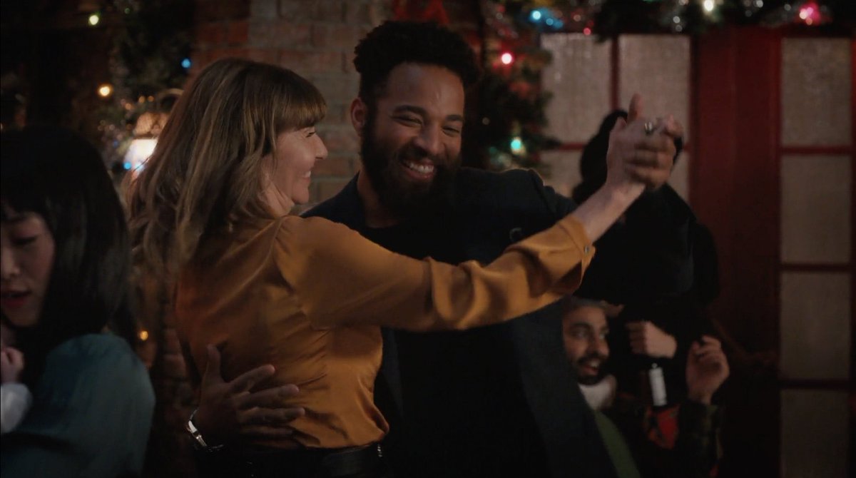 cursedzep's tweet photo. We LOVED the #Siggie tease in #ZoeysChristmas !! https://t.co/dOUmZa6Aec