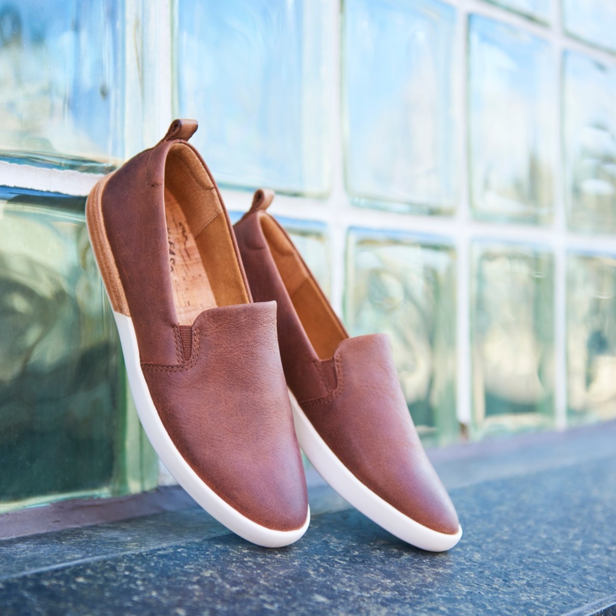 KorkEase's tweet photo. We love this inset stacked heel detail creating a uniquely textured look on a modern essential slip-on. PEYTON #korkease #originalyou https://t.co/pJeboFIuOv https://t.co/74jSs83rwe