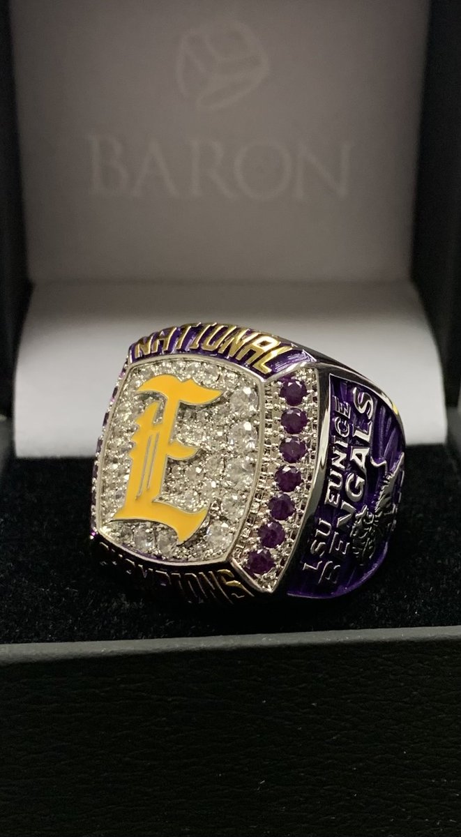 CoachJeffWillis's tweet photo. Look what showed up today!  Looking forward to January 22nd &amp; an incredible night when we will get the Band back together. #DDCS https://t.co/67qJNOHQhE