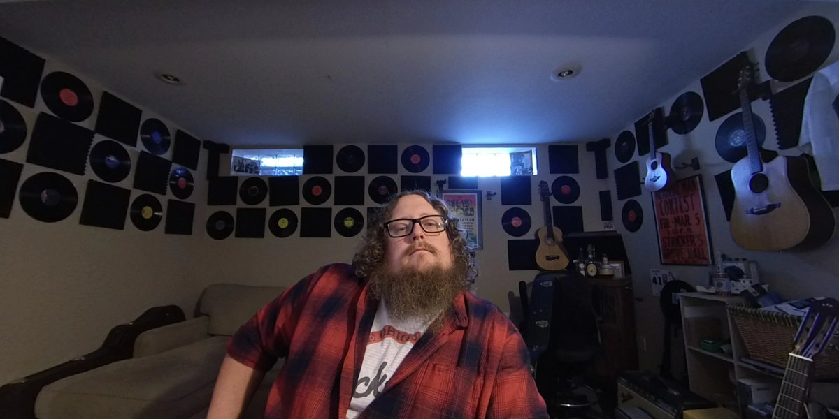 I'm aboutsta be packin' up 6 of these strings and head down to North Second Tap to sang some songs this evenin'. Gettin' started 'round 8. Hope to see some of y'all down there!