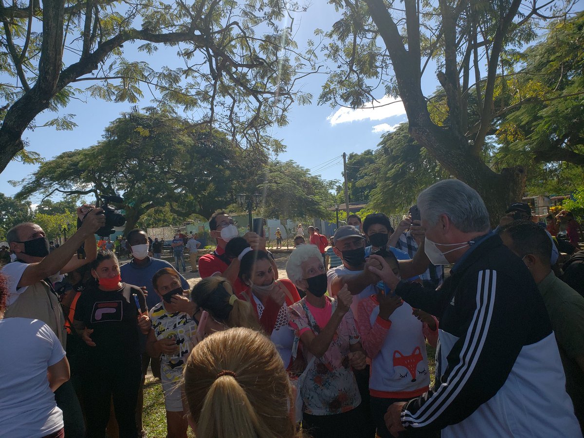 leticiadeCuba's tweet photo. En mi ciudad, con el cariño de siempre. #SantaClara https://t.co/Gy9s3QRcPf