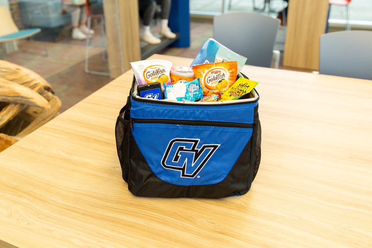 GVSUStudentLife's tweet photo. ✨GIVEAWAY✨
Enter to win some goodies to get you through the end of the semester! 
✨First place winner: Epic GV cooler bag filled with shirts, candy and snacks 
✨Runner ups: Smaller GV cooler bag with snacks and candy
📸: @sicnagodic https://t.co/AvvxDt6pQT