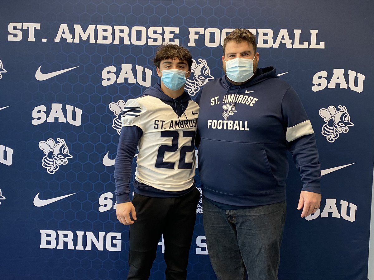 AnthonyZamora__'s tweet photo. Had a great time visiting SAU yesterday! Thank you to @FillippSAU for having me out again!

@CoachDanMcGuire @PrepRedzoneIL @EDGYTIM @DeepDishFB @CoachBigPete @FightingBeesFB https://t.co/vqD6Pudinx