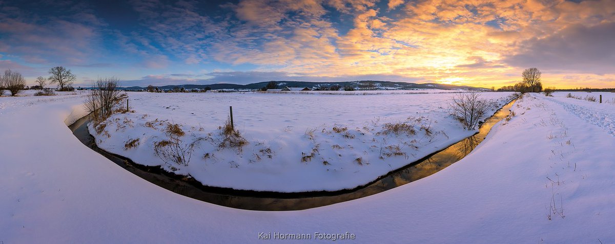 Fahrt bitte vorsichtig, es wird gerade ziemlich glatt im Mühlenkreis. Nicht ganz so glatt wie im Februar, aber dafür ist die Landschaft auch nicht so gut gepolstert. 😉 #MindenLübbecke #Straßenglätte #Winter