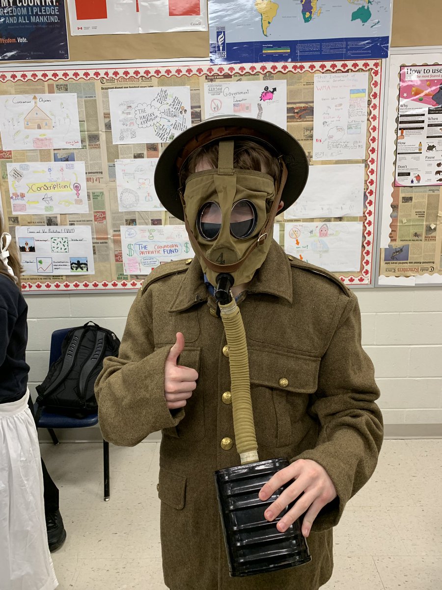 CWS_OLQWCA's tweet photo. @OLQWCA @MsCBettio #chc students had a great time working with the @CanWarMuseum #supplyline artifacts. Nothing better than making history come to life! @ycdsb https://t.co/fyFFfGkl9i