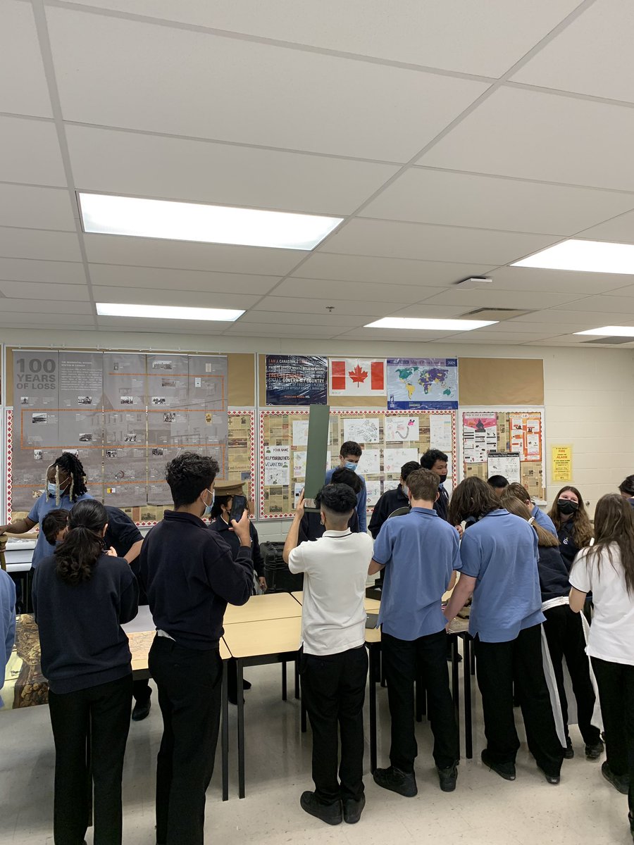 CWS_OLQWCA's tweet photo. @OLQWCA @MsCBettio #chc students had a great time working with the @CanWarMuseum #supplyline artifacts. Nothing better than making history come to life! @ycdsb https://t.co/fyFFfGkl9i