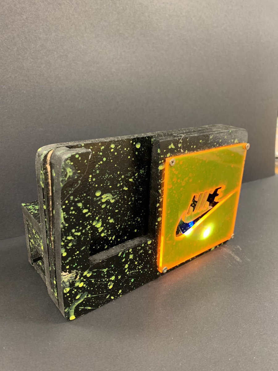 appleton_dt's tweet photo. How amazing is this by a Year 8 student? 😍 #designandtechnology #speaker #LEDlights #lasercut #woodwork https://t.co/XIqxasECdm