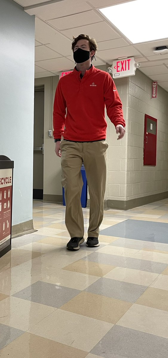 KoleEmplit's tweet photo. Reporters arriving to the classroom pre challenge day.
The reporters will take on the editors soon. @spencerhuntosu #lanternclass https://t.co/IhSEX63rH7