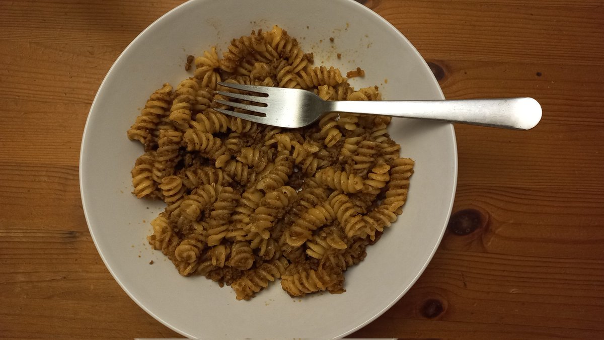 AOrcl's tweet photo. Thursdays are Papa's Pasta days.
My usual simple recipe that everyone loves! 
Ground beef fried with olive oil and spices. Which are: black pepper, cayenne pepper, fenugreek, celery salt, dried onions, garam masala, zira or cumin, sweet paprika, turmeric, tomato paste. https://t.co/nPc48zHGvO