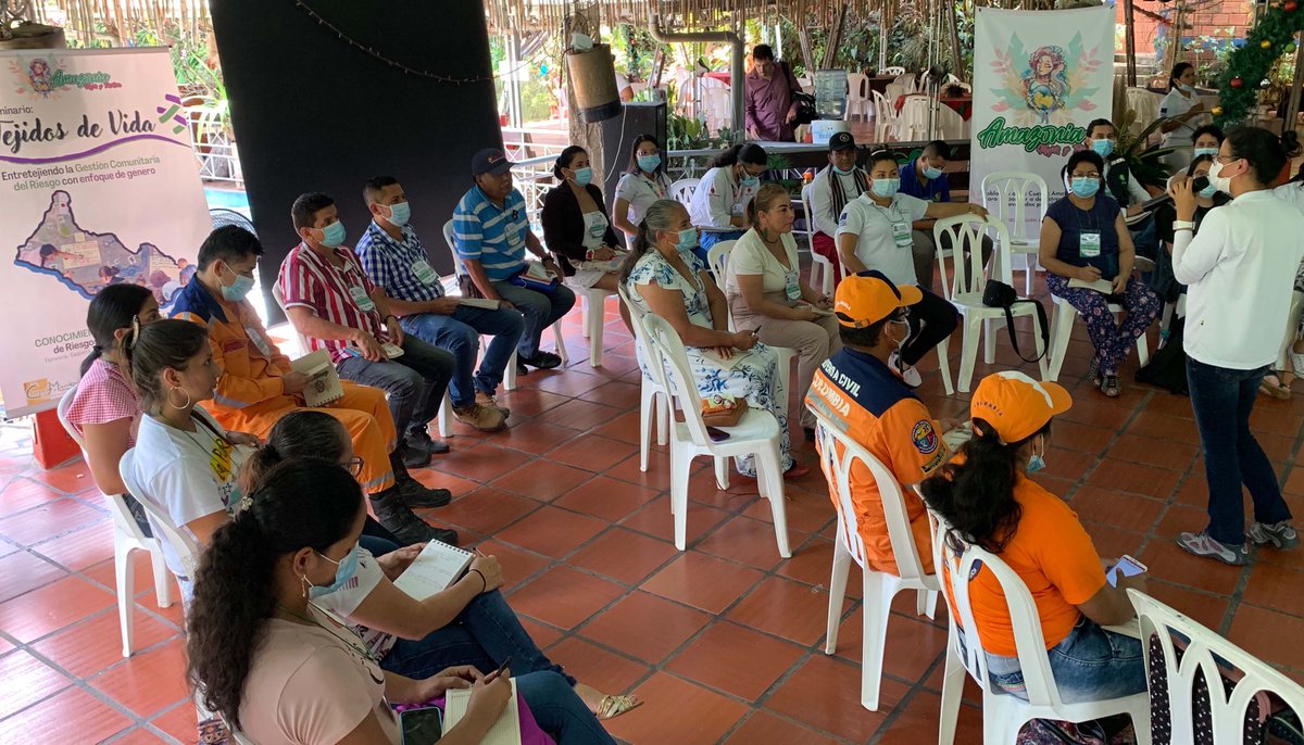 CorpomaniguaC's tweet photo. En Caquetá, se entreteje la Gestión Comunitaria del Riesgo con enfoque de género; institucionalidad y la Sociedad Civil participan del seminario: Tejidos de Vida, donde conocen herramientas para reducir y manejar riesgos naturales y antrópicos @OxfamColombia @UNGRD @ECHO_LatAm https://t.co/bFZtHUpglx