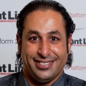 In 2013, #NajiFateel, one of many #Bahraini human rights defenders, was arrested, tortured & targeted with death threats for exercising his right to freedom of expression.
Today, we call for his unconditional & immediate release. #FreeBahrainiPrisoners 
📸 @FrontLineHRD
