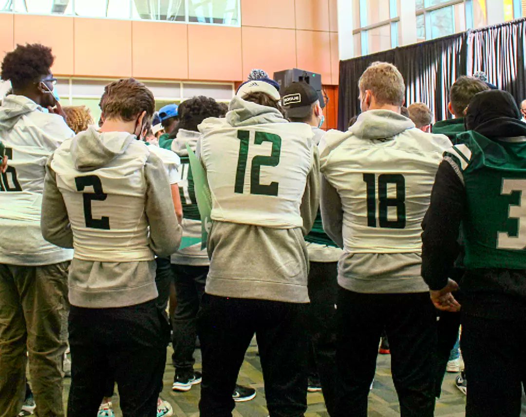 couriercod's tweet photo. Wow!! What a rally!! Let's go cheer on our Football Team for this weekend's game! GO CHAPPARALS!! 🏈📣 @Dupage_Football
#cod #collegeofdupage #dupagefootball #football #footballgame #peprally #letsgochaps #chapparallife #codcourier #wow #omg #breakingnews https://t.co/mkCBTB9CFC