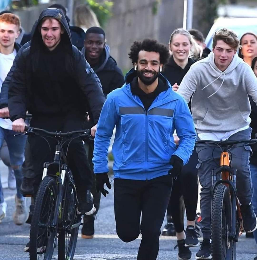 engazatmasr2020's tweet photo. محمد صلاح ليس فقط أفضل لاعب في العالم ولكنه سفيرا لمصر و لسماحة الاسلام  

🔥👑🇪🇬 https://t.co/ilxw8fS1sR