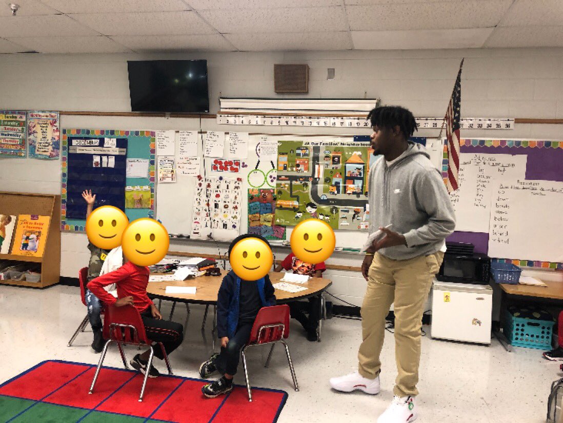 TA_FutureReady's tweet photo. UTC Institute of Teaching and Learning Seniors had a great morning at @BTSelementary teaching K and 1st students about money with @JA_Chatt!! 💵💵💵 @TynerRams @HCSfutureready @UTChattanooga https://t.co/gOvkAV8Kco
