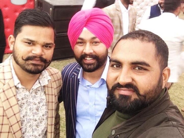 JassiSangha88's tweet photo. Happy birthday @virk bro 🎂🎉🎂 
Waheguru g bhra nu hmesha khush and chardi kalan ch rakhn 🙏🏻 https://t.co/lX09ikmCKT