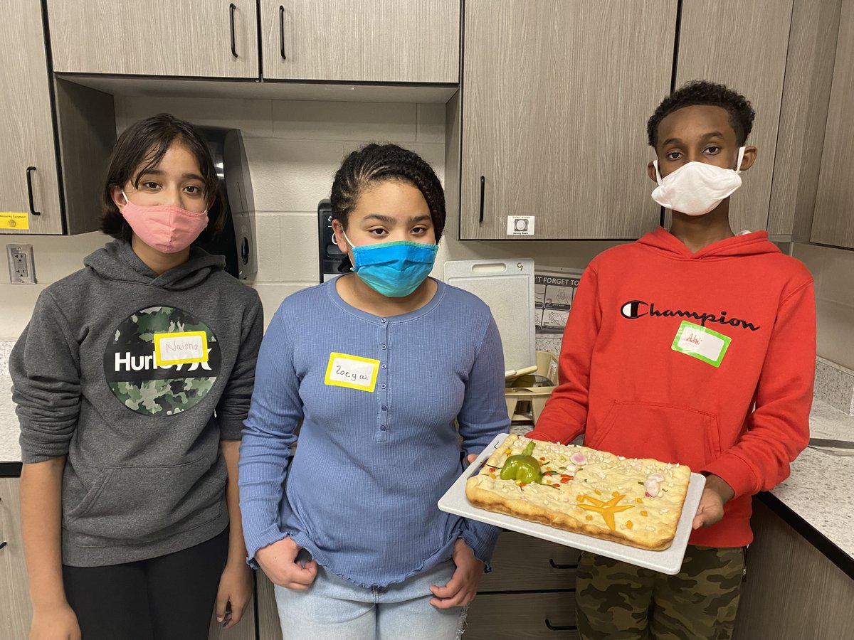 MahtomediMiddle's tweet photo. The Zephyr Cooking Club held their first meeting this week. The club has over 30 students from Mahtomedi Middle School focused on cooking popular internet recipes. If interested in joining, registration for January's session will open on Mahtomedi Community Ed. on December 13. https://t.co/hhMkxEbzI9