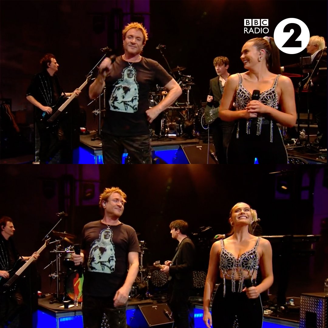 BBCRadio2's tweet photo. "Remember... Eyes and teeth!"
@duranduran's @SimonJCLeBON inviting @_RachOC to sing front of stage ❤️🥺
#R2InConcert https://t.co/FCo57Na2fh