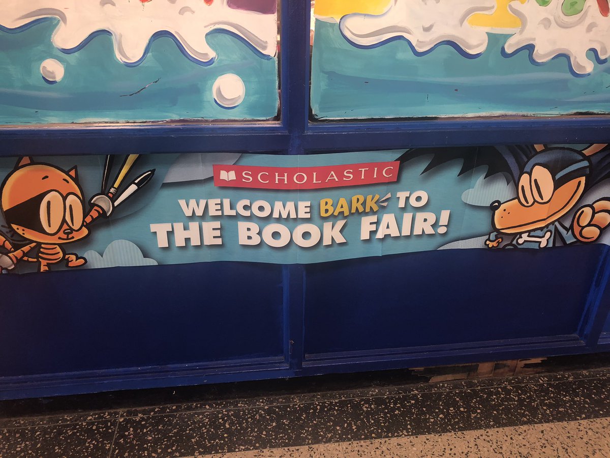 LindellPTA's tweet photo. Our Book Fair is back #scholasticbookfair @Jennifer_LynnP @MsMcGovernLB #proudtobeLB https://t.co/zoeUYalKiD