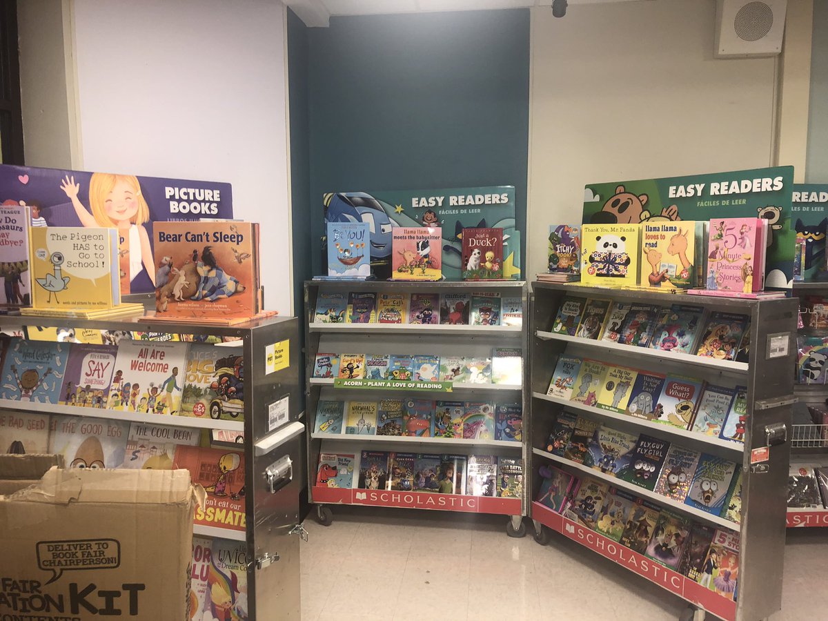 LindellPTA's tweet photo. Our Book Fair is back #scholasticbookfair @Jennifer_LynnP @MsMcGovernLB #proudtobeLB https://t.co/zoeUYalKiD