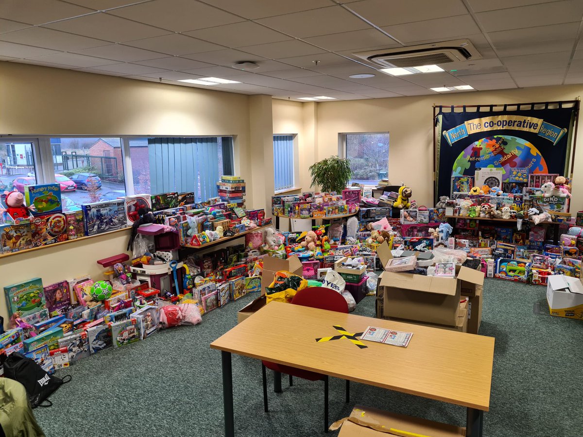 Wow, @nicLgard what a huge achievement getting such a massive haul for the #SalvationArmy #ToyAppeal 😍 Honoured to have played a small part in my patch to help make this possible! @amandajal @Tom_MPM @juliomckenzie @brianstevallen @coopuk #ItsWhatWeDo