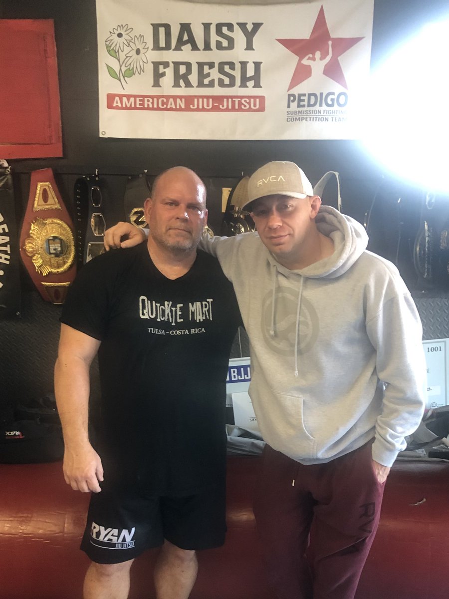 RedDirtRopaDope's tweet photo. 2/50

Thanks to Heath &amp; the lads @ Pedigo Submission Fighting for letting me drop in for a wrestling practice when I was back home in the 618 for some venison pursuit. Wrestling &amp; having old man cardio is no bueno…ha. 
#DaisyFresh #IceandIbuprofenTour https://t.co/itPCPLuEbR