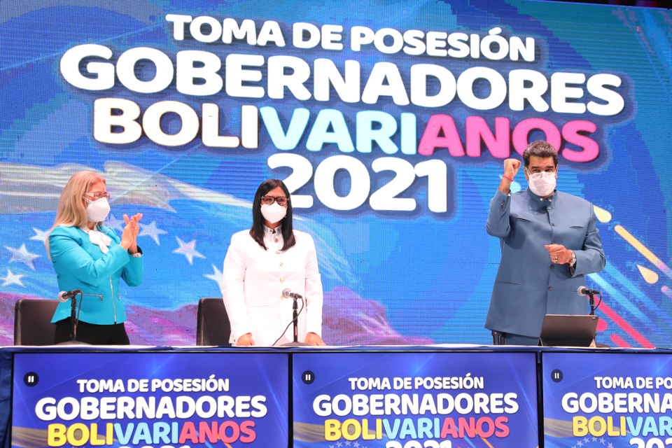 mippci_ven's tweet photo. 📢¡𝐀𝐬í 𝐥𝐨 𝐃𝐢𝐣𝐨!  🇻🇪
Pdte. @NicolasMaduro: Vamos a trabajar por el país para mejorar la vida de la gente. Yo soy un hombre de diálogo. Han querido crear una imágen mala de mí, pero yo soy una persona que dialoga y buena gente.
#NavidadEsReconciliación https://t.co/VltLzM6RcB